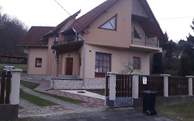 Marika Apartmanház